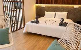 La Suite Interdite Jacuzzi, Sauna&Pièce Secrète